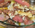 Salad with steak, blue cheese and pears